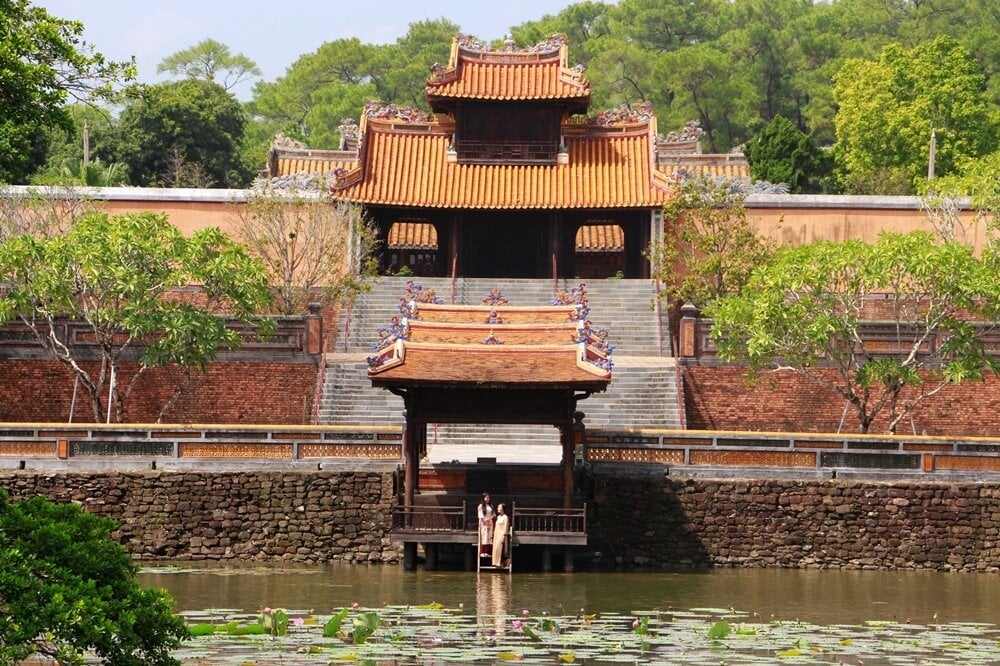 Khiêm Cung Môn